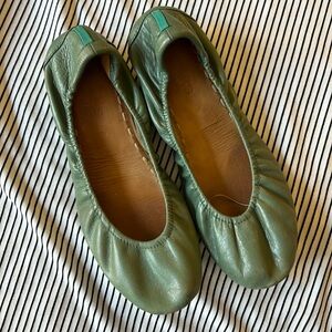 Tieks - Pacific Green - size 8